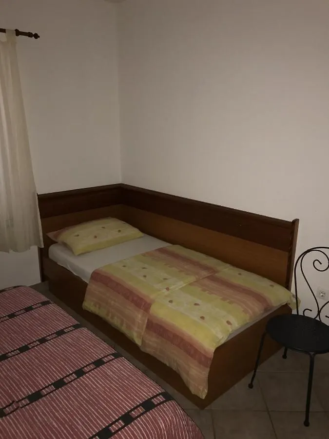 Apartment In Sukosan With Balcony, Air Conditioning, Wifi