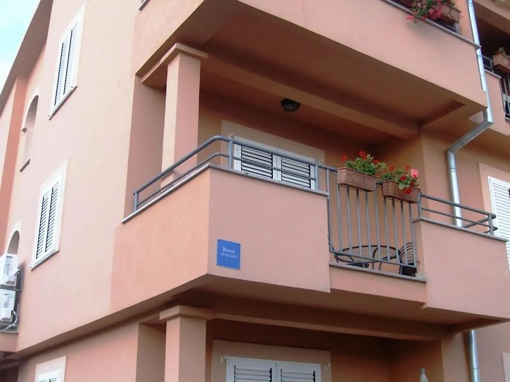 Apartment In Sukosan With Balcony, Air Conditioning, Wifi